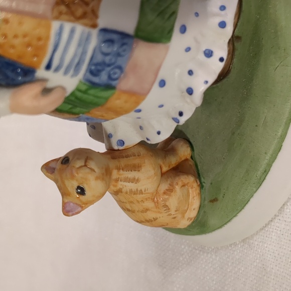 Holly Hobbie Figurine Blue Girl Cat Hand Painted Prairie Tabby Porcelain Vtg 70s - Picture 4 of 14